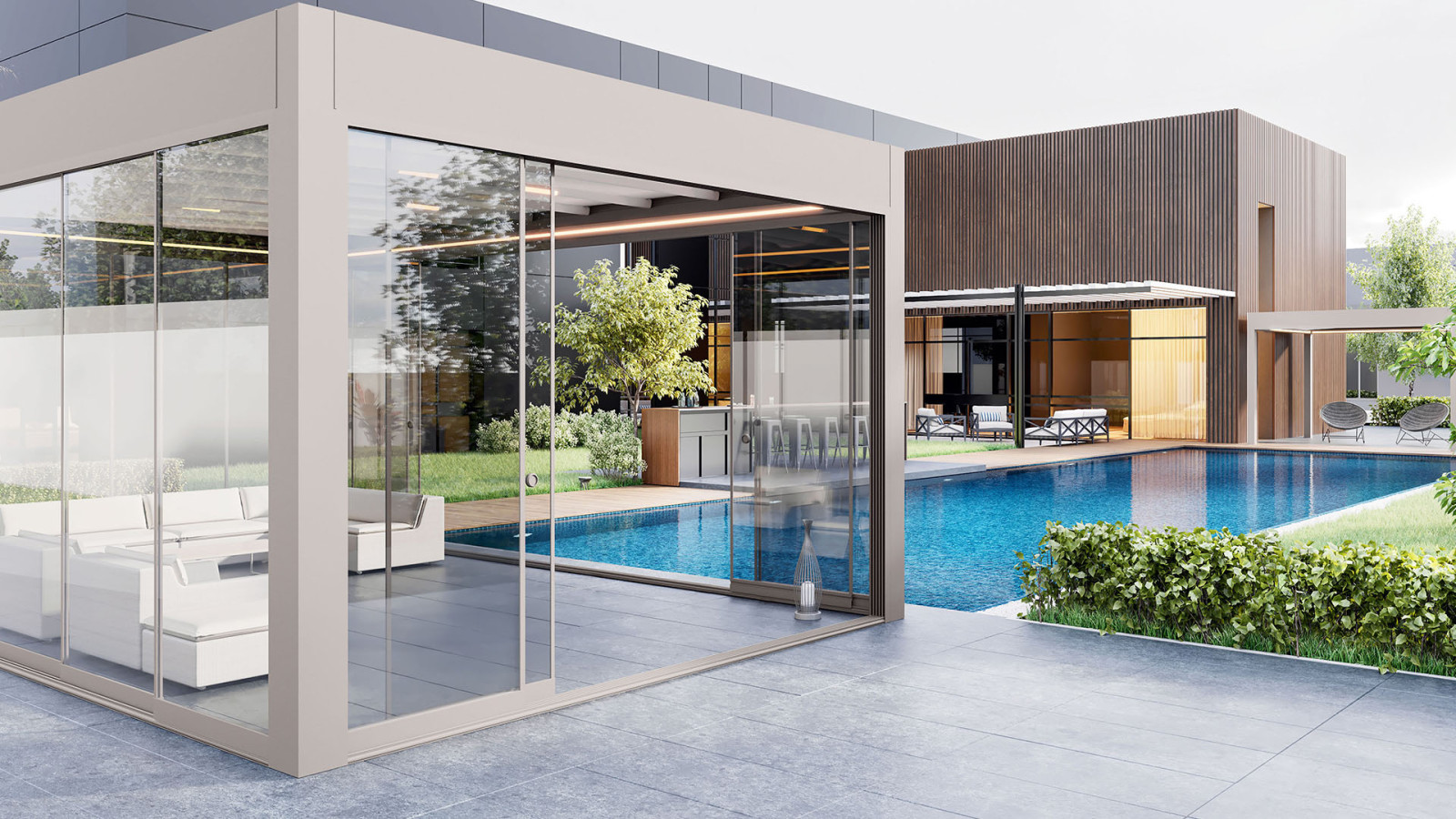 Sürgülü Cam Sistemlerine sahip modern ev, camla kaplı havuz alanı ve cam duvarlı verandaya sahiptir.